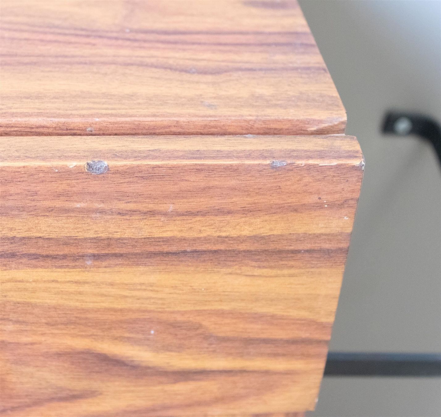 Guardaroba: Garderobe im Nussbaumholz-Look – Usato da Zürich venduto da ZuercherBrockenhaus 8