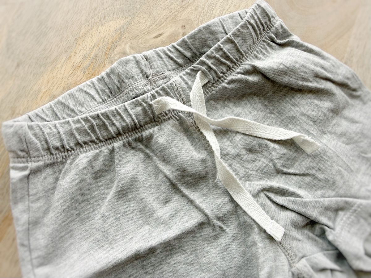H&M Pantalons: 2 Baumwoll-Shorts Mädchen Gr. 86 – D'occasion à Eggenwil par Lissi82 2