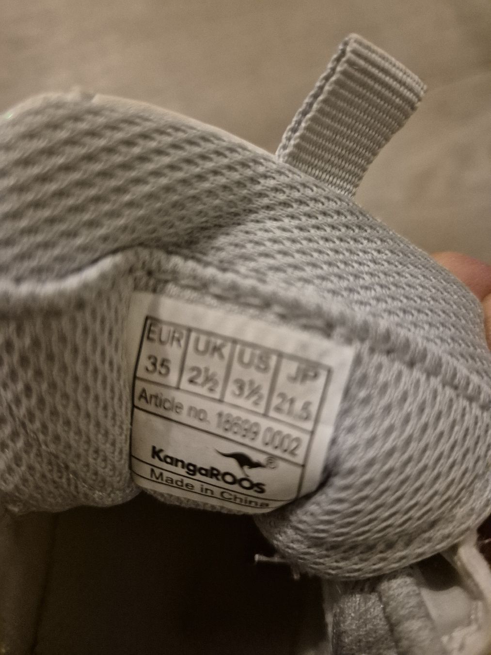 Dosenbach Schuhe für Mädchen: Turnschuhe KangaRoos weiss Gr. 35 – Gebraucht aus Stansstad von Kyra014 2