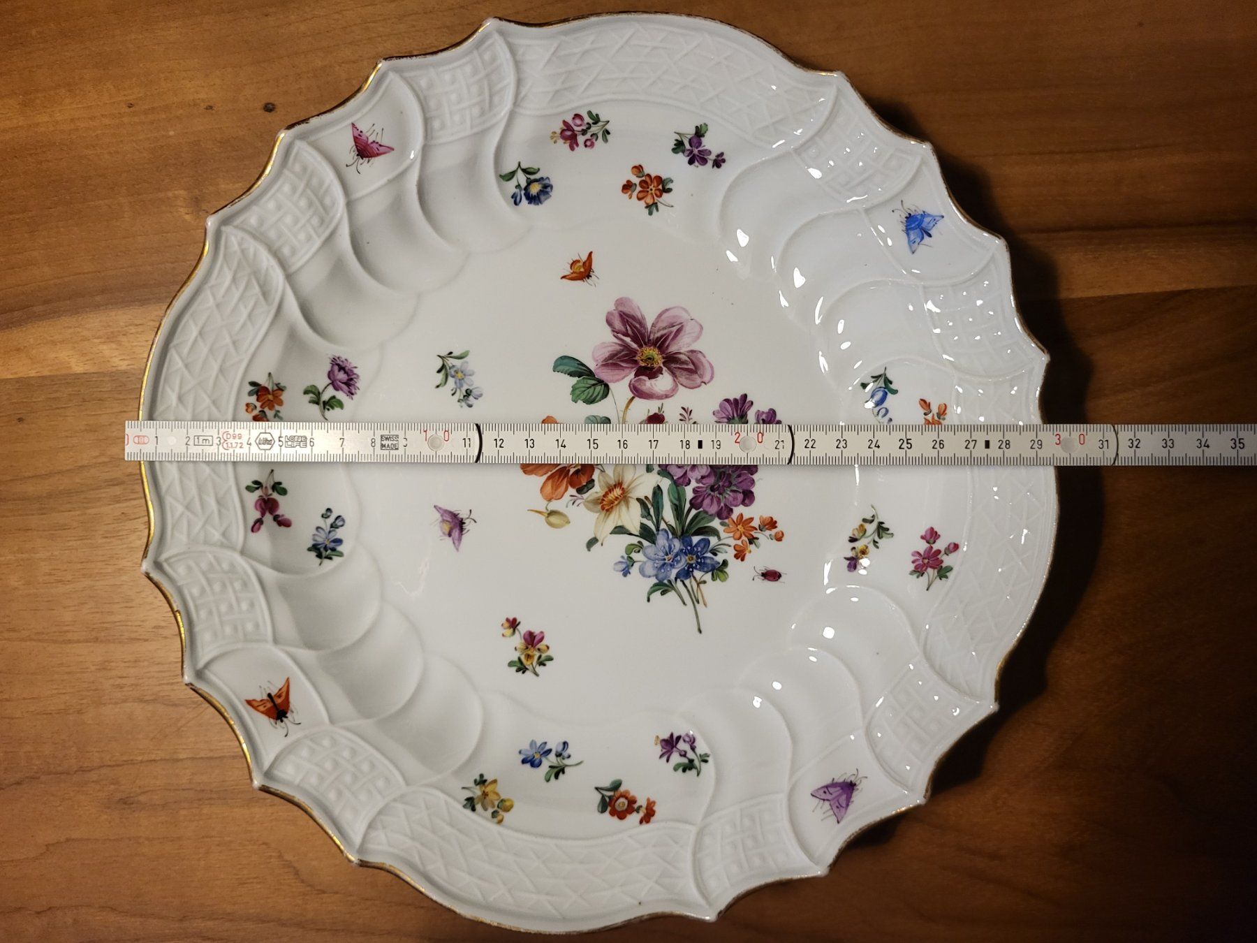 Servierplatten: Grosse Meissen Platte, Brandenstein Relief – Gebraucht aus St. Gallen von nikolausraphael