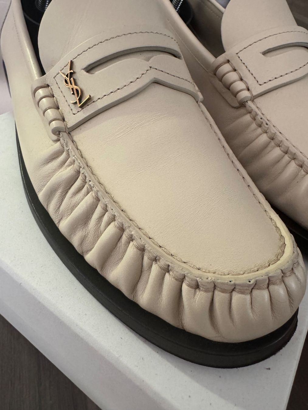 Saint Laurent Damenschuhe: Saint Laurent Schuhe – Gebraucht aus Baden von Clauudiaaa 2