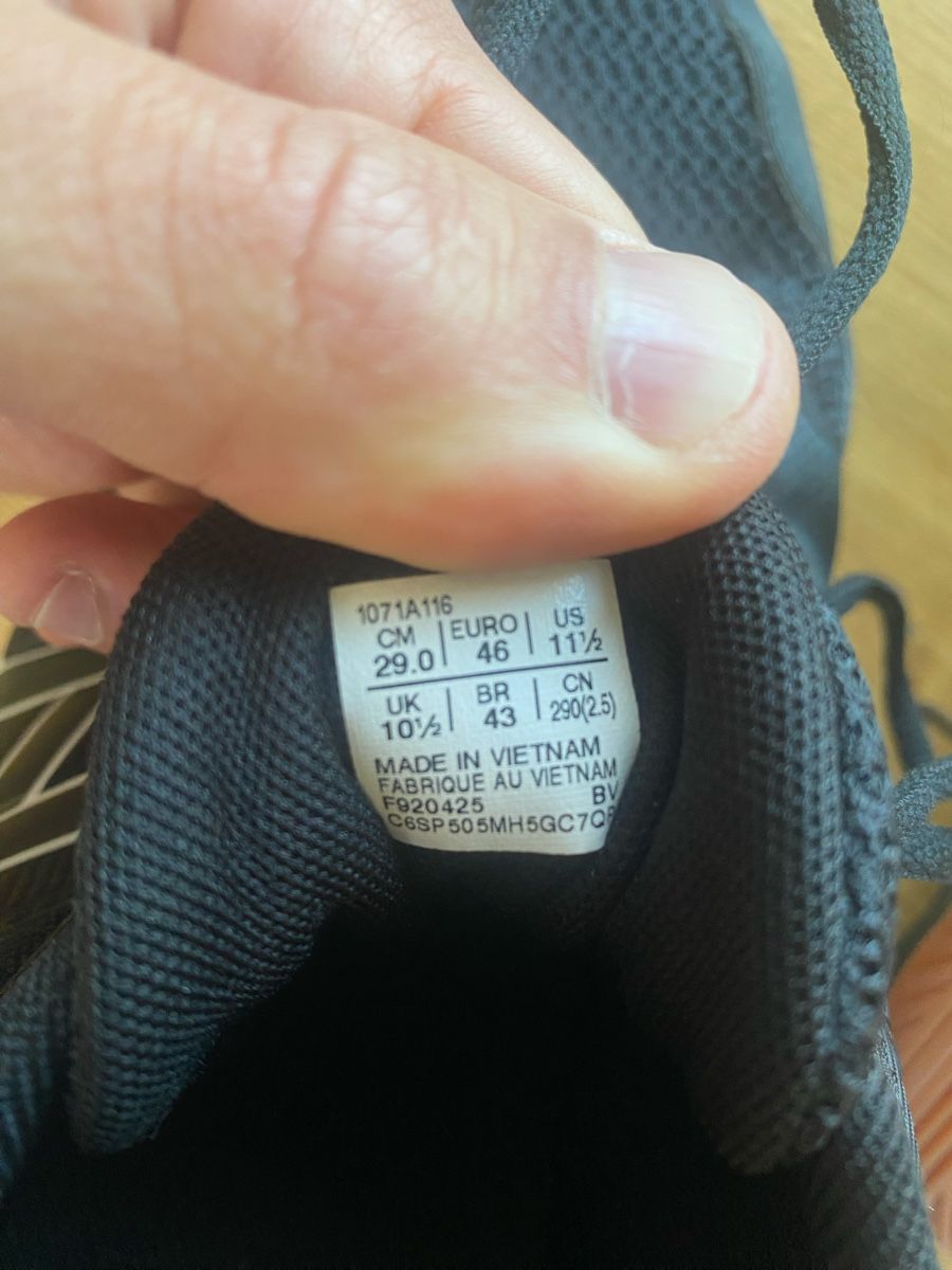 Asics Scarpe da uomo: Asics Hallenturnschuhe – Nuovo (secondo la descrizione) da Zell ZH venduto da MegaCatch 3