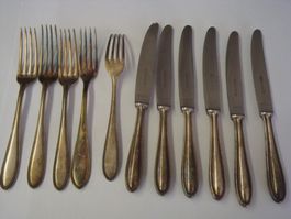 6 Dessertmesser, 5 Dessertgabeln,