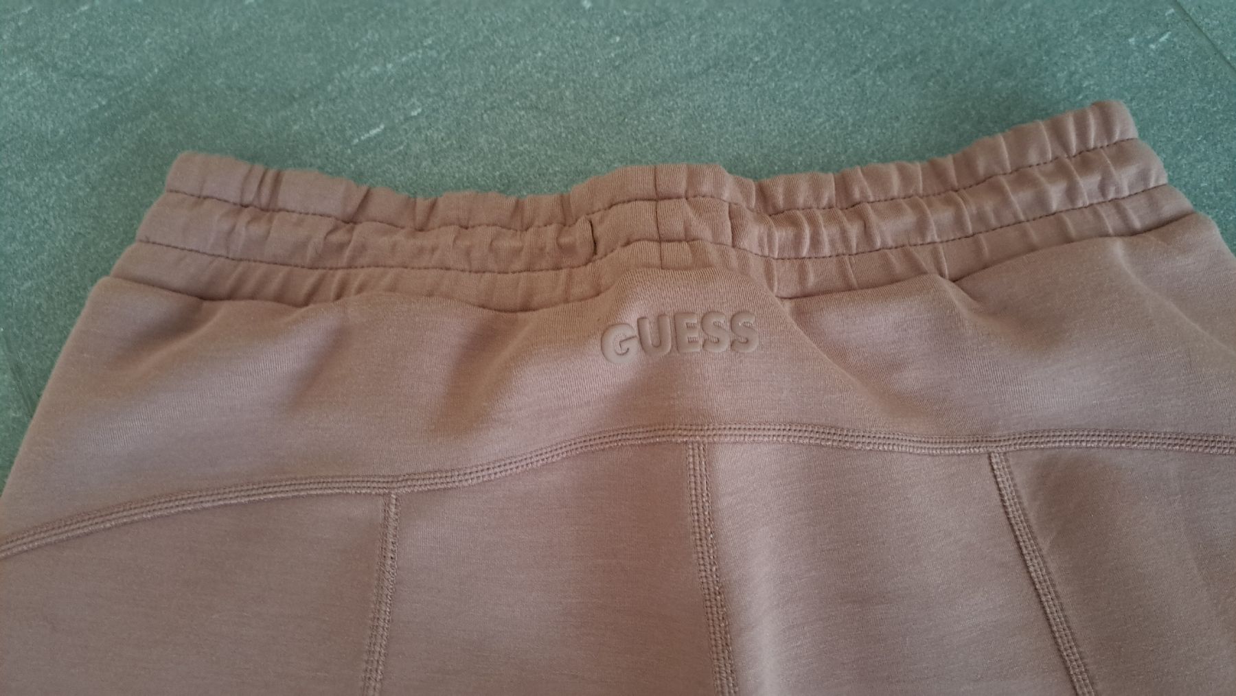 Guess Pantaloni: GUESS Hose Gr. M Farbe altrosa NEU – Nuovo (secondo la descrizione) da Winterthur venduto da Dream_of 4