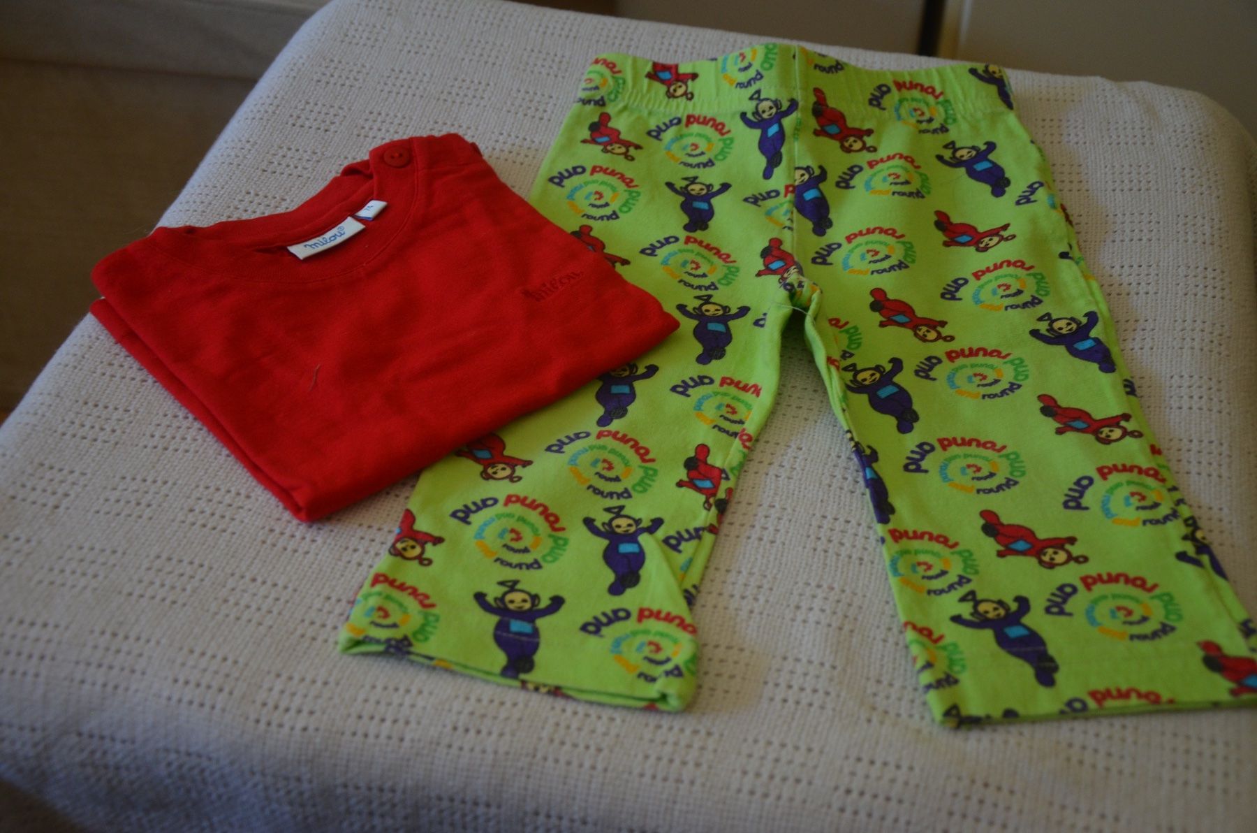 Lotti & Set di vestiti: TAILLE 74 - HOSE TELETUBBIES + T-SHIRT – Usato da Chiasso venduto da Dolly015