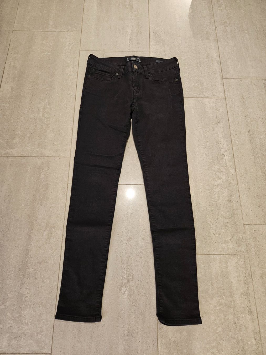 Jeans: schöne Jeans, Mavi – Usato da Wiesendangen venduto da Sinhuk