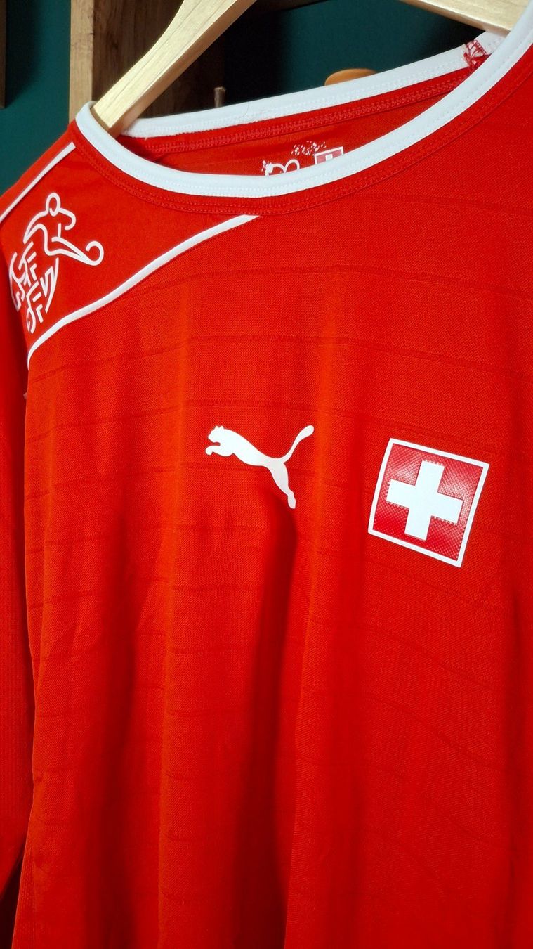 Schweizer Nati Canottiere & Pantaloni: Switzerland maillot 2012 manche longue player version – Usato da Yverdon-les-Bains venduto da flo_8fgr 2
