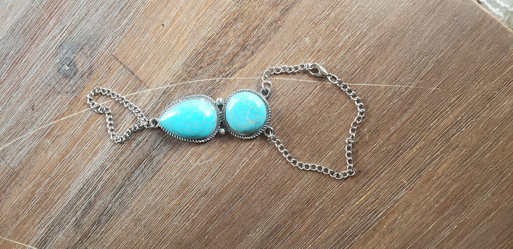 Bracelets: Bijou de main – Neuf (Voir description) à Le Séchey par Jill93 2