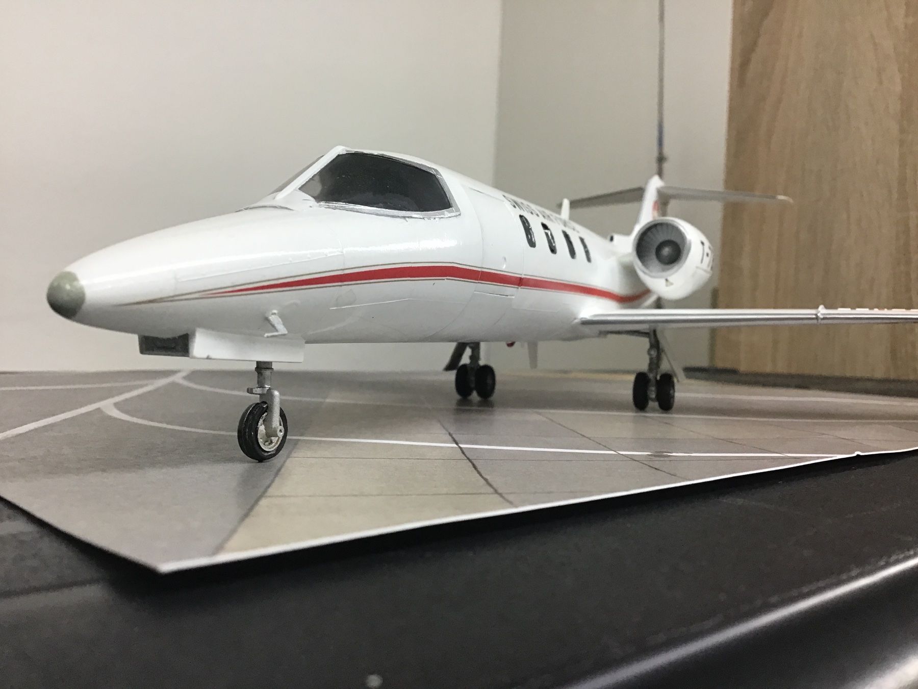 Schweizer Armee Kit di modellismo & Modellini statici: Swiss Air Force Learjet T-781, Modellflugzeug, 1:48 – Nuovo (secondo la descrizione) da Männedorf venduto da Spezial-Modelle 3