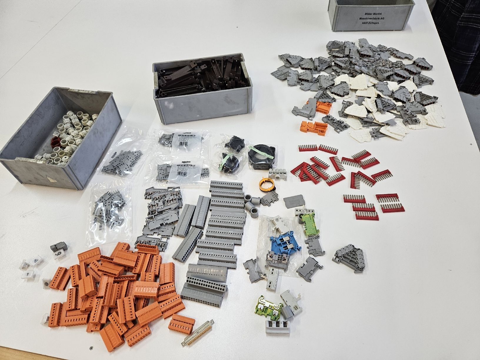Jeux de construction: elektromaterial  – Neuf (Voir description) à Regensdorf par Zem003