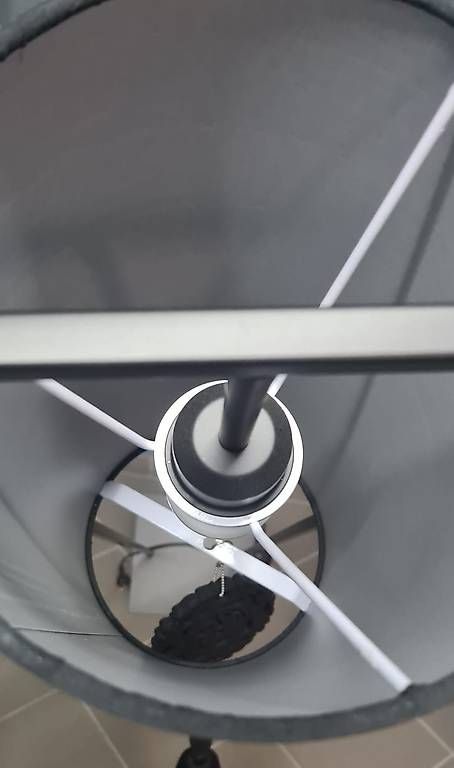 Lampade: Stehlampe schwarz – Usato da Wangen SZ venduto da daslohntsich 1