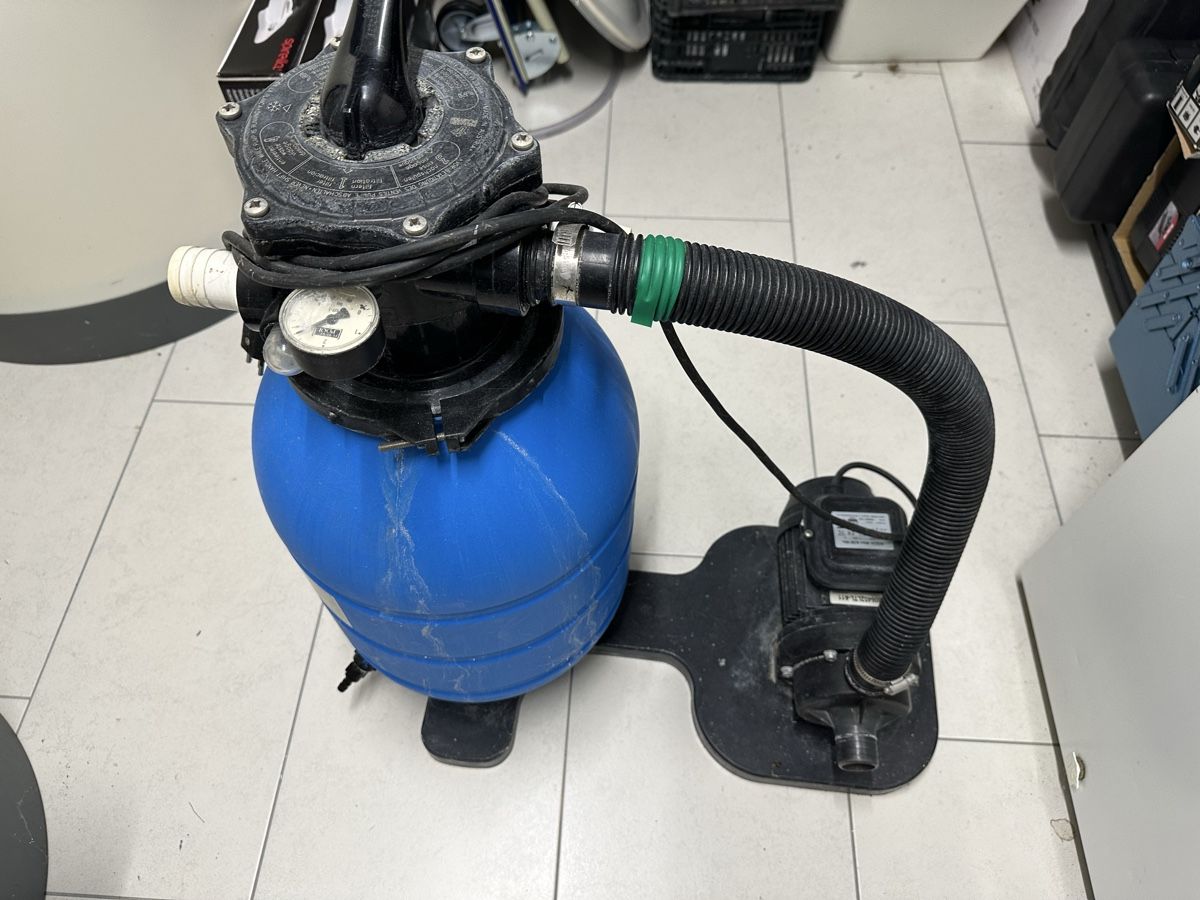 Accessori per Piscine: Pool Sandfilteranlage mit Pumpe – Usato da Bütschwil venduto da hfs2010
