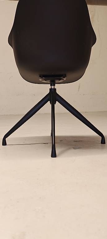 La Redoute : Chaise disign architecturale valeur 200 chf – Usato da Lucens venduto da smi_rp8s 1