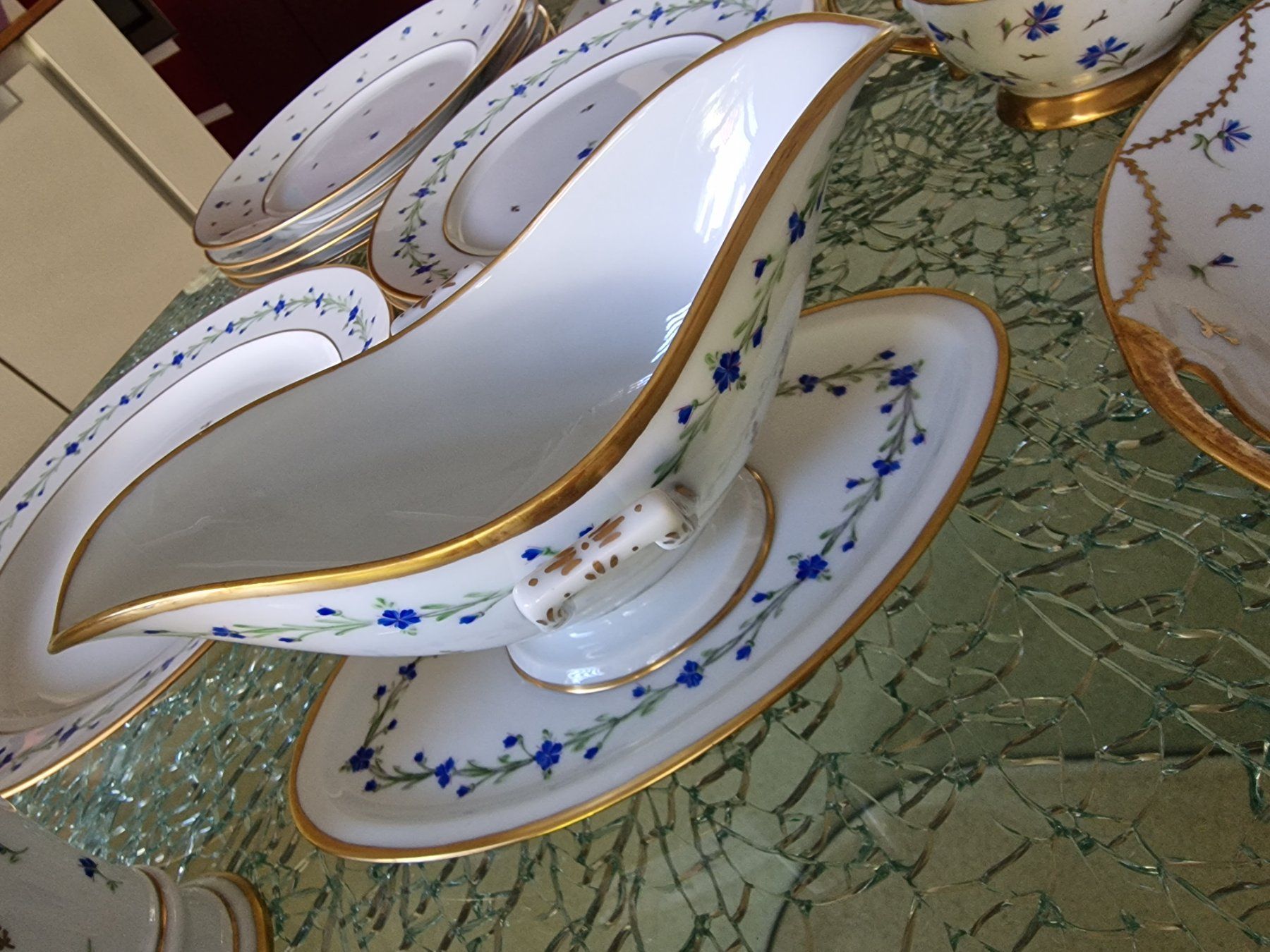 Set di piatti: Service de Table dessin Nyons 18ème – Usato da Cheseaux-sur-Lausanne venduto da D.A.O. 5