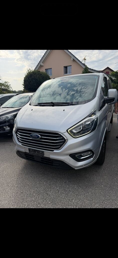 Ford Automobili: Ford Tourneo Custom Van – Difettoso da Volketswil venduto da genti111