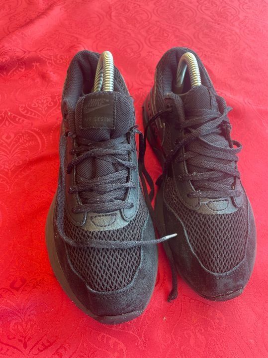 Nike Scarpe da uomo: Sneaker Nike Air schwarz 39 – Usato da Bergdietikon venduto da antovale