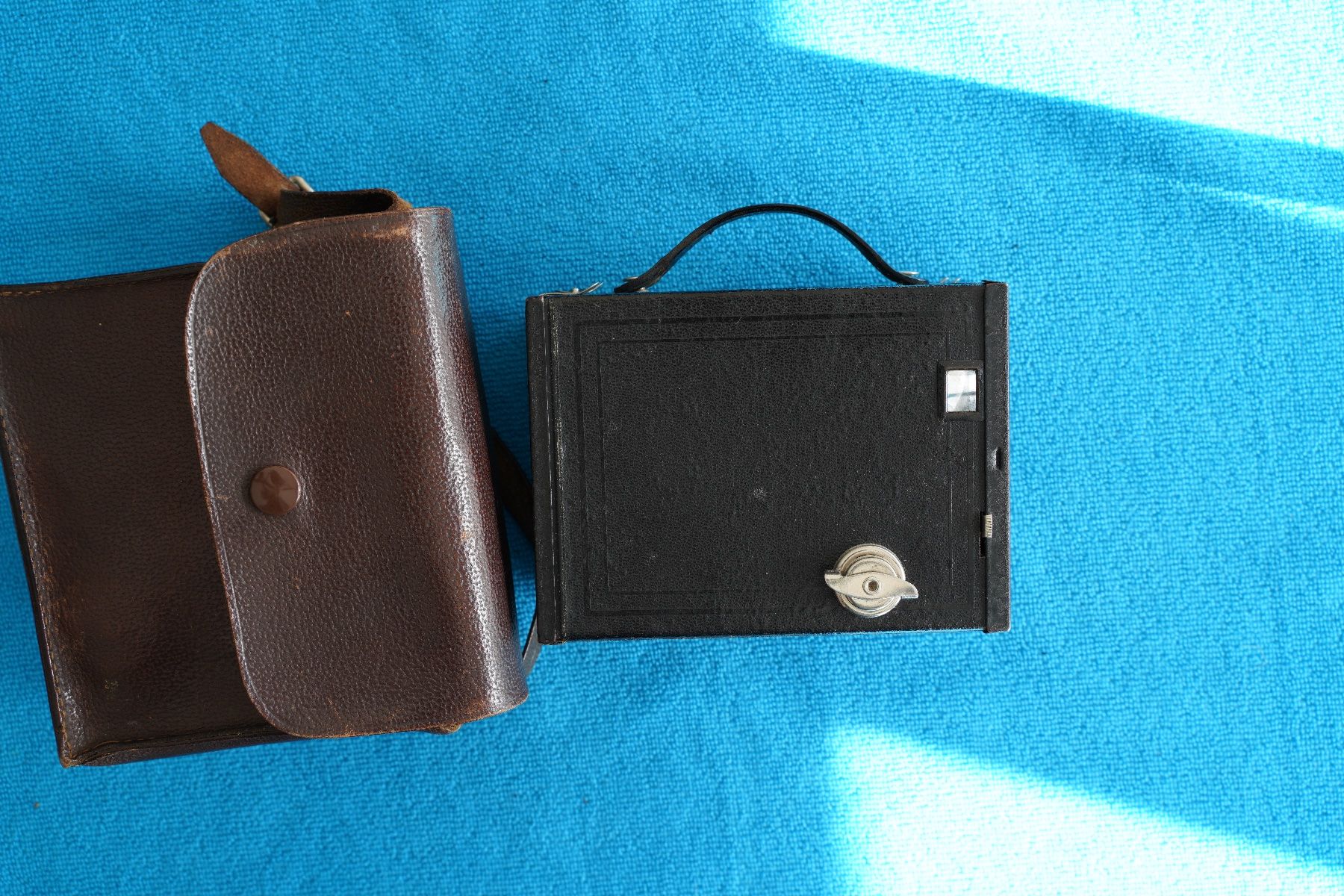 Kodak Fotocamera: Kodak Brownie + Hülle – Difettoso da Dagmersellen venduto da sim_zqh8 1