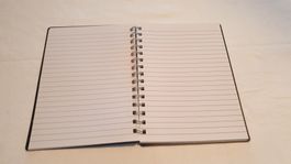 Schönes Notizbuch A5 Spiralblock Blumenmuster schwarz weiss