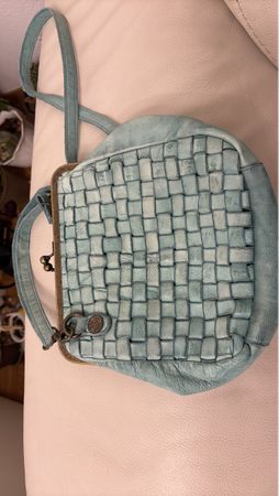 NIKA Handtasche Leder hellblau gewoben Sommer Boho Chic