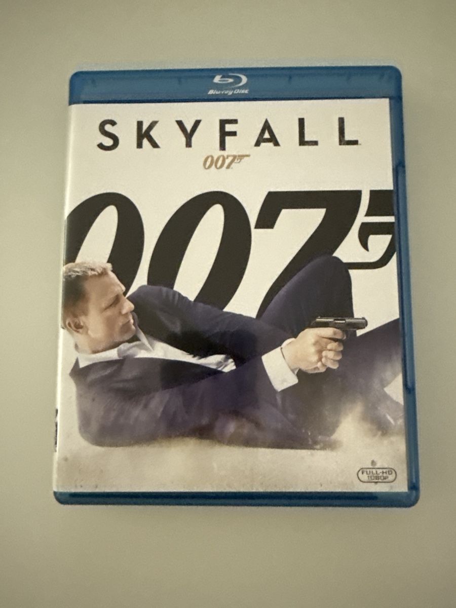 Tutti i DVDs: James Bond 007 - Skyfall - Blu-Ray - Top Zustand! – Usato da Hittnau venduto da PeterS75