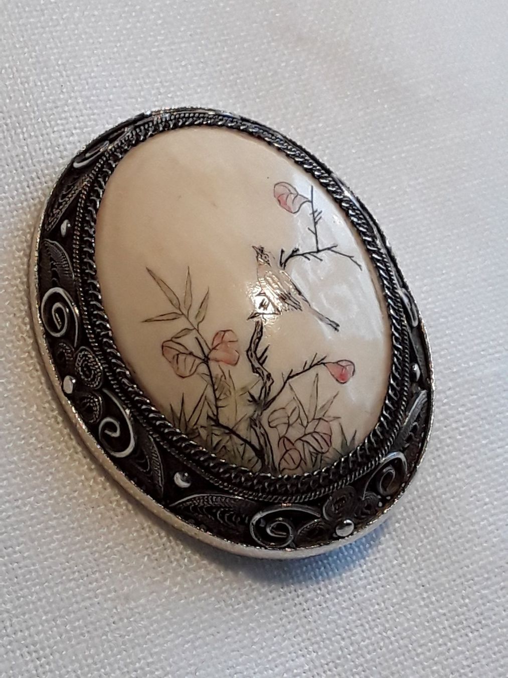 Broschen & Nadeln: Antike fein bemalte Silber Brosche CHINA, ca 1920 – Gebraucht aus Zürich von sanwit 2