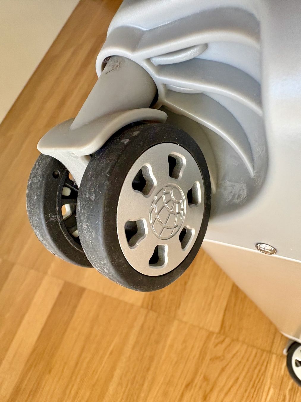 Reisekoffer: Royal Class Travel Line Aluminium Premium-Koffer Handgepäck – Neu (gemäss Beschreibung) aus Zürich von SierraKilo 6