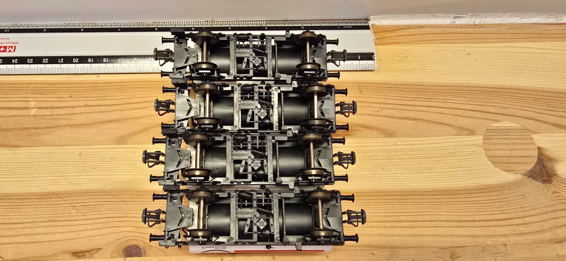 Roco Modellini di ferrovie: 4er Set Roco 4336 B Kesselwagen Esso – Nuovo (secondo la descrizione) da Büsserach venduto da ModellbahnDepot 6