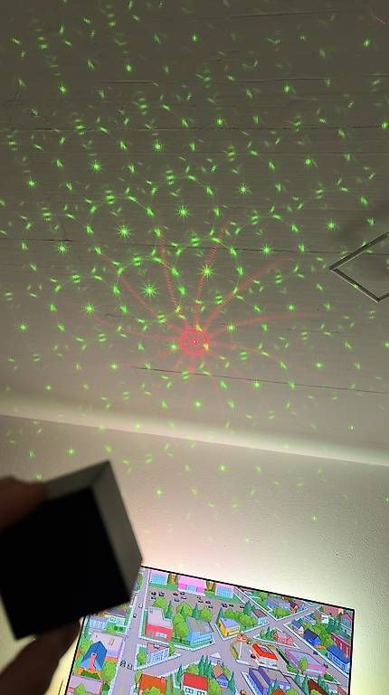Lampes: Laser cube mit Effekt  – Neuf avec emballage d'origine à Meltingen par Stylez 2