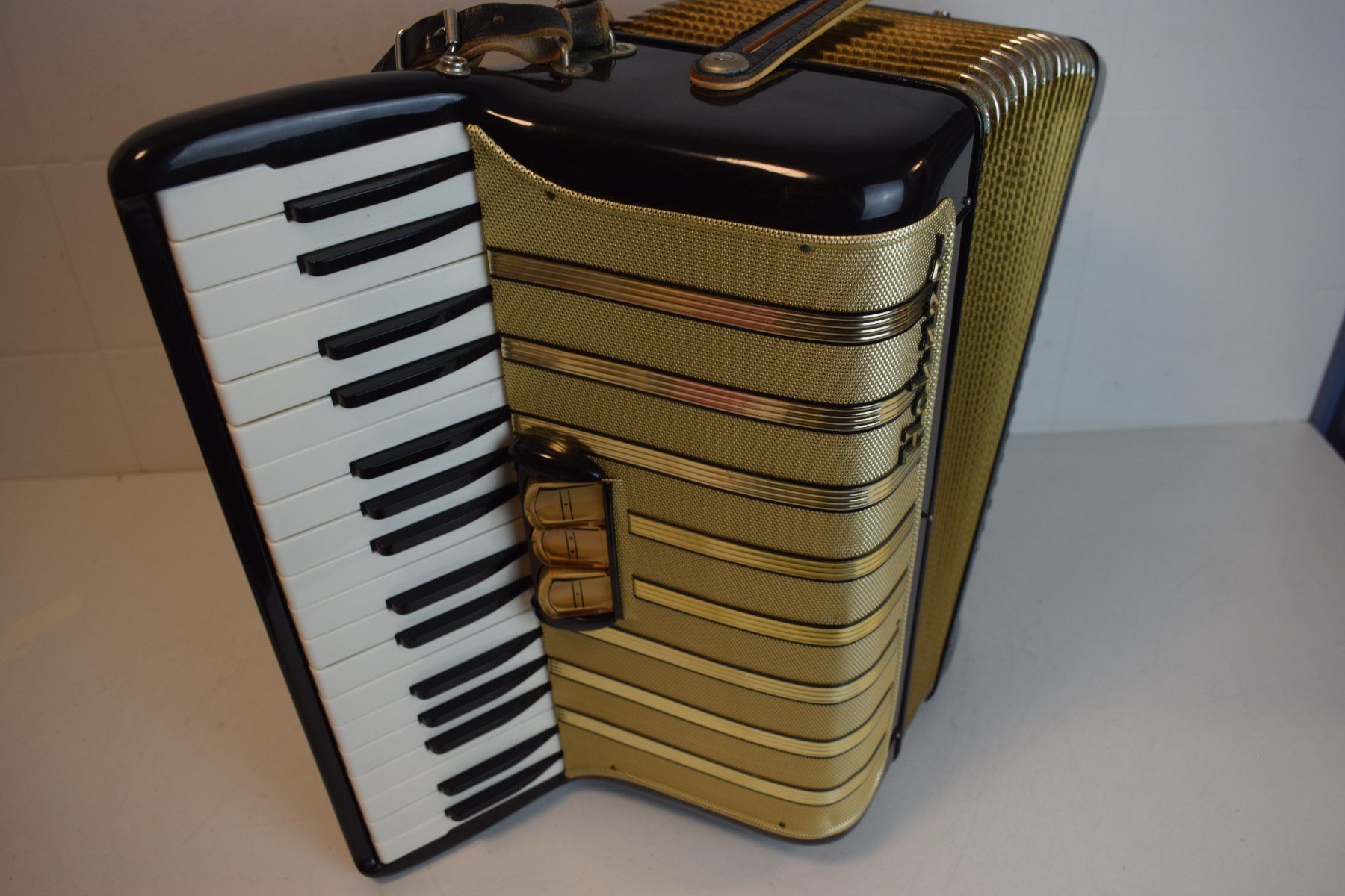 Hohner Strumenti musicali: Akkordeon chromatisch Hohner Concerto II – Usato da Zürich venduto da baumusik 5