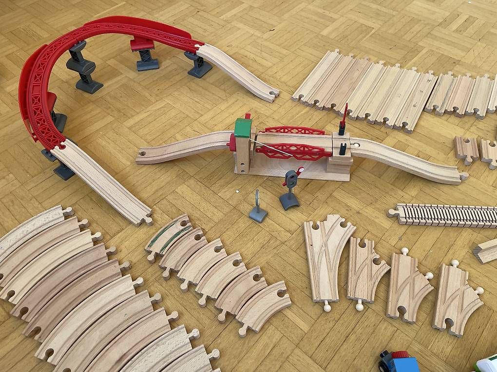 Brio Giocattoli: Brio Holzeisenbahn – Usato da Luzern venduto da Hempster 2