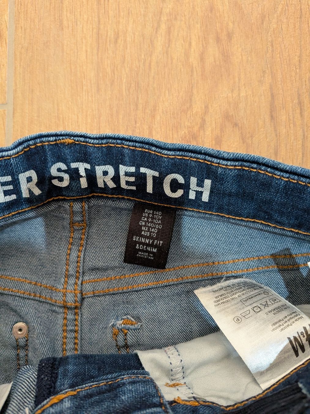 H&M Hosen: Jeans H&M Grösse 140 – Gebraucht aus Eschenbach SG von SanFranciscoCalifornia 2