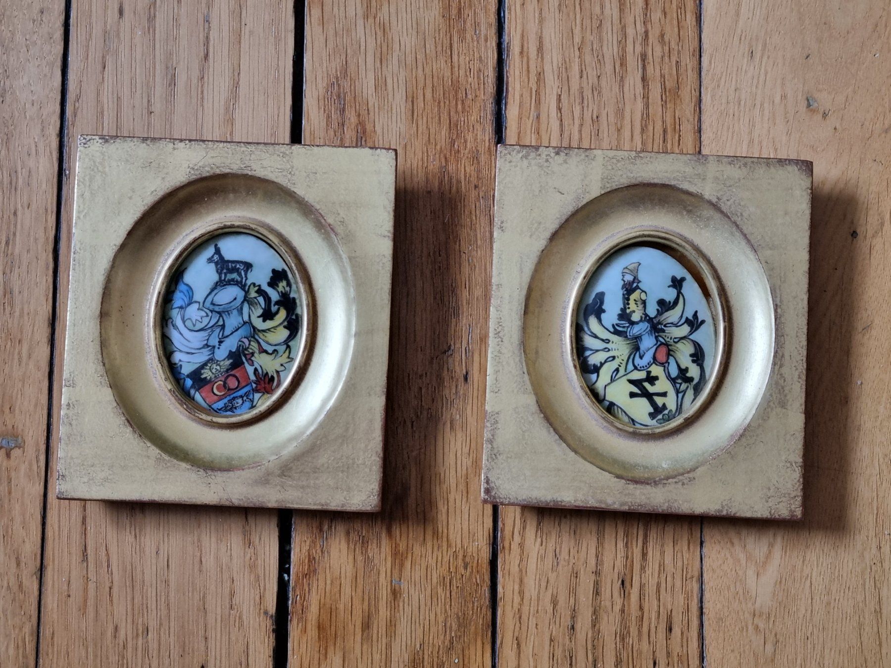 Dipinti: 2 Kleine Wappen Gemälde – Usato da Schaffhausen venduto da Leveron13 5