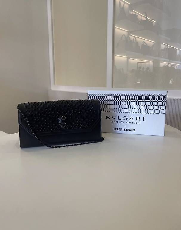 Bulgari Taschen für Damen: Bulgari WOC – Neu (gemäss Beschreibung) aus Lausanne von Le_LaS