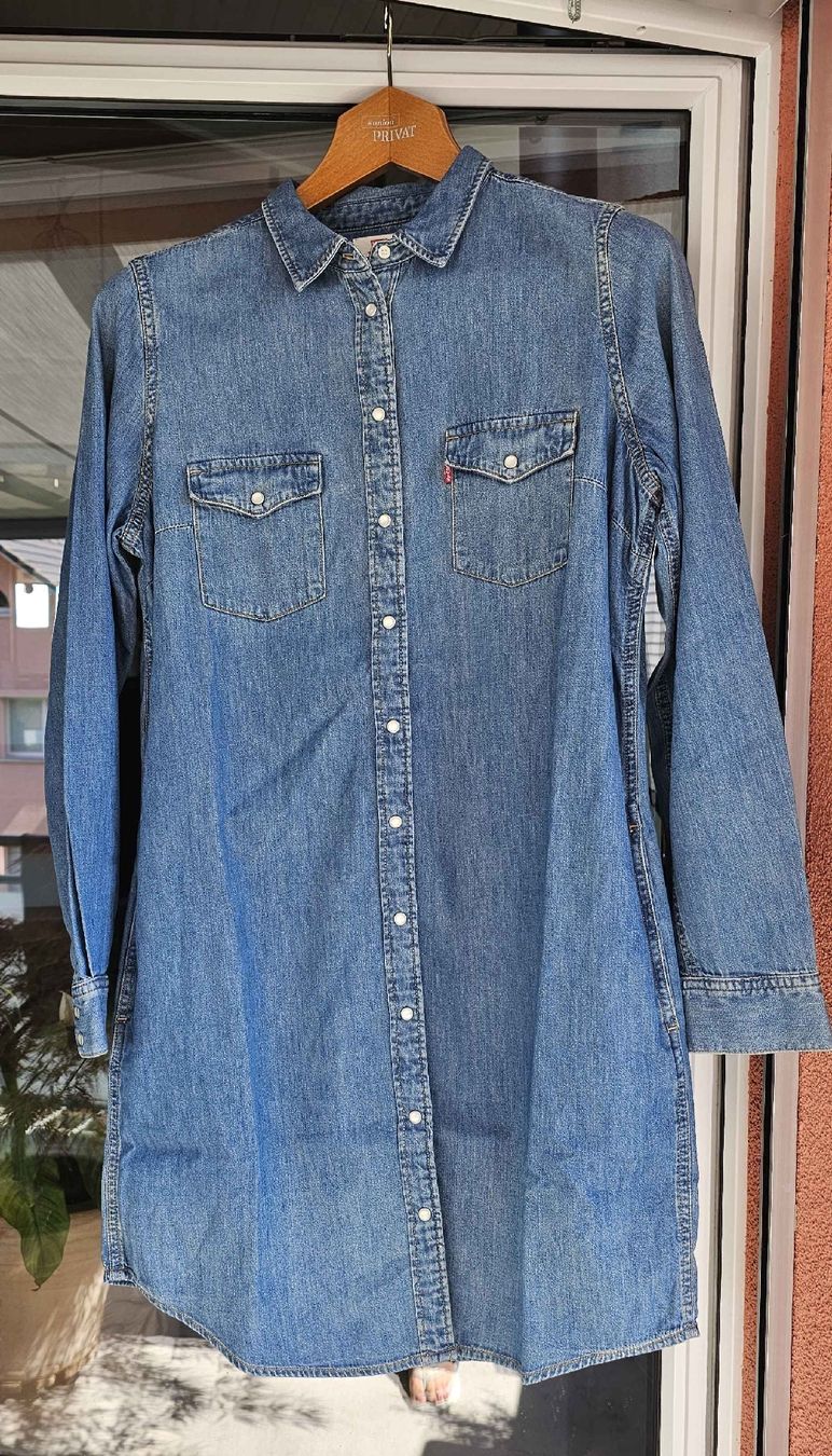 Levi's Robes: Levi's Jeanshemd-Kleid, Grösse L – D'occasion à Kollbrunn par Antikmann