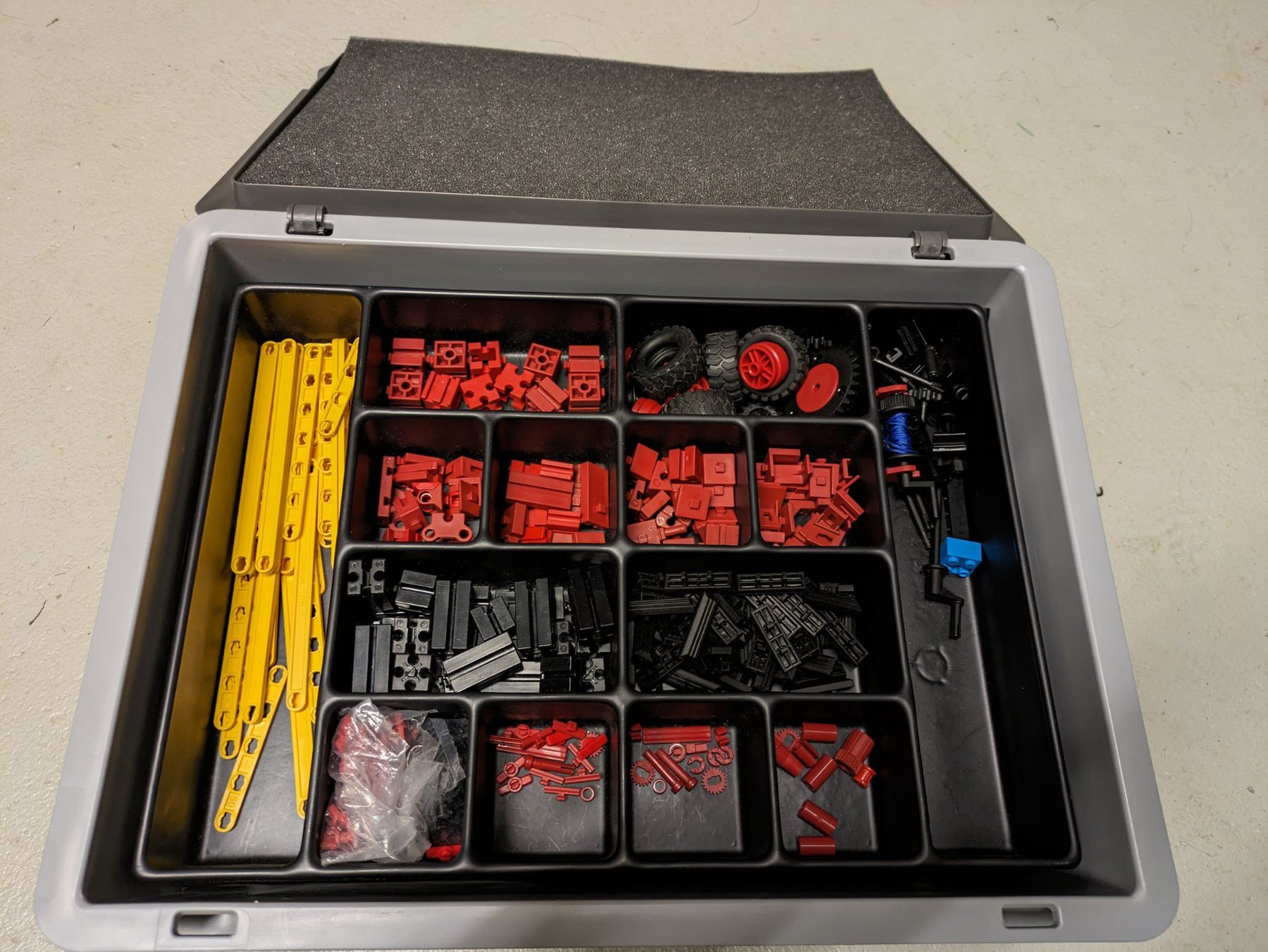 Baukästen: Fischertechnik Universal 3 (inkl. Aufbahrungsbox) – Gebraucht aus Oberdorf SO von  2