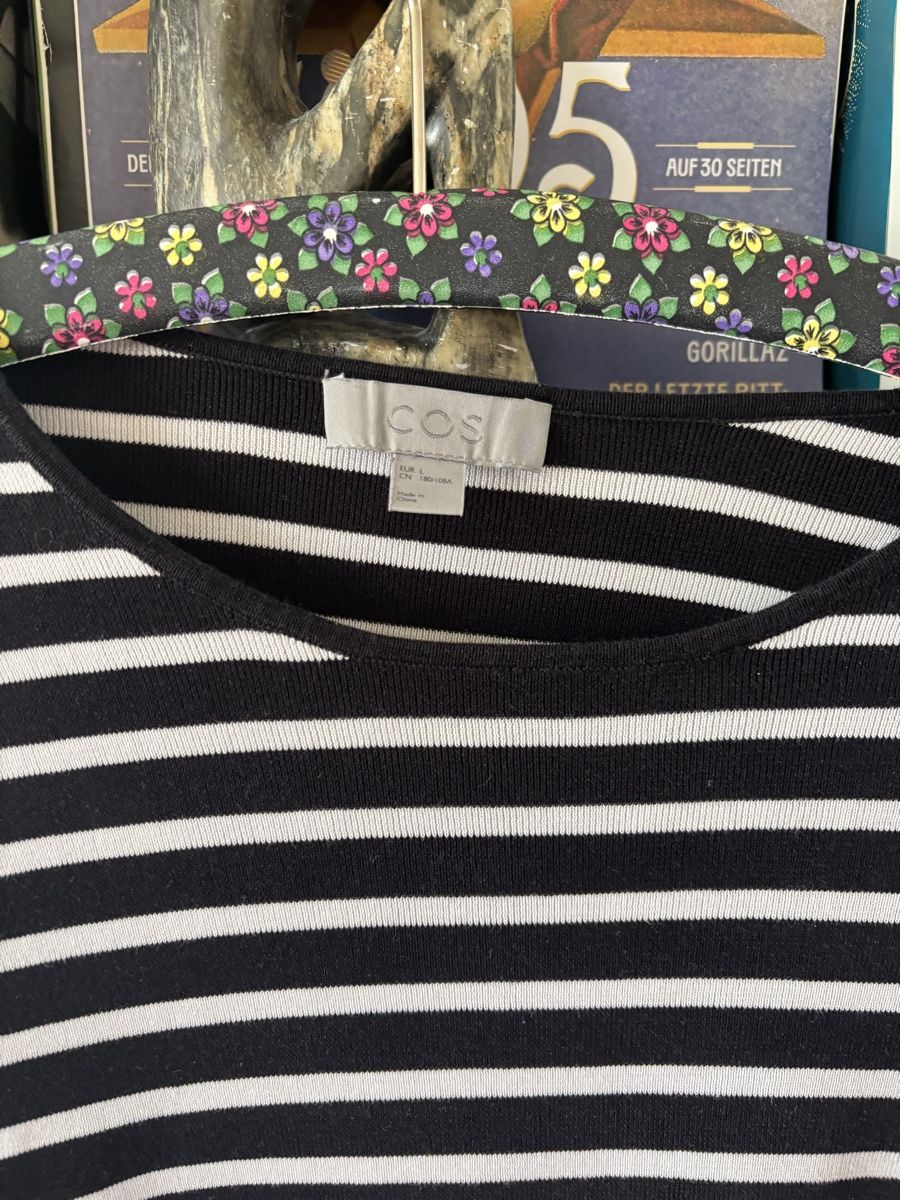 Cos Maglioni & Felpe: COS Sweatshirt gestreift schwarz weiss, Grösse M – Usato da Zürich venduto da CallMeAppetite 1