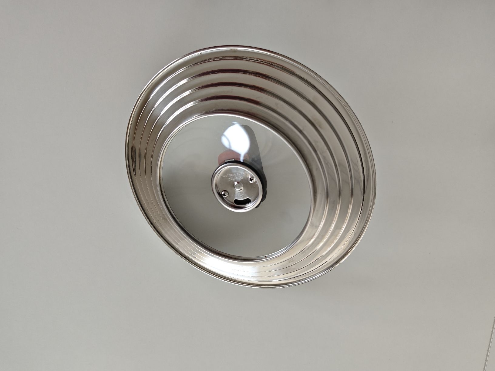 Migros Appareils de cuisine: Pfannendeckel - Stufendeckel mit Dampfventil, 16-24cm – D'occasion à Stetten AG par hub_l9nb 1