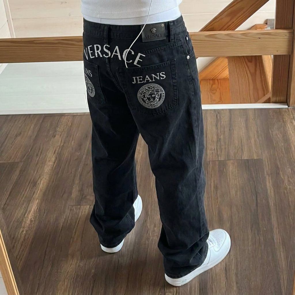 Versace Jeans: Versace Vintage Versace Backprinted Jeans Black – D'occasion à Wald ZH par Drue36sechs