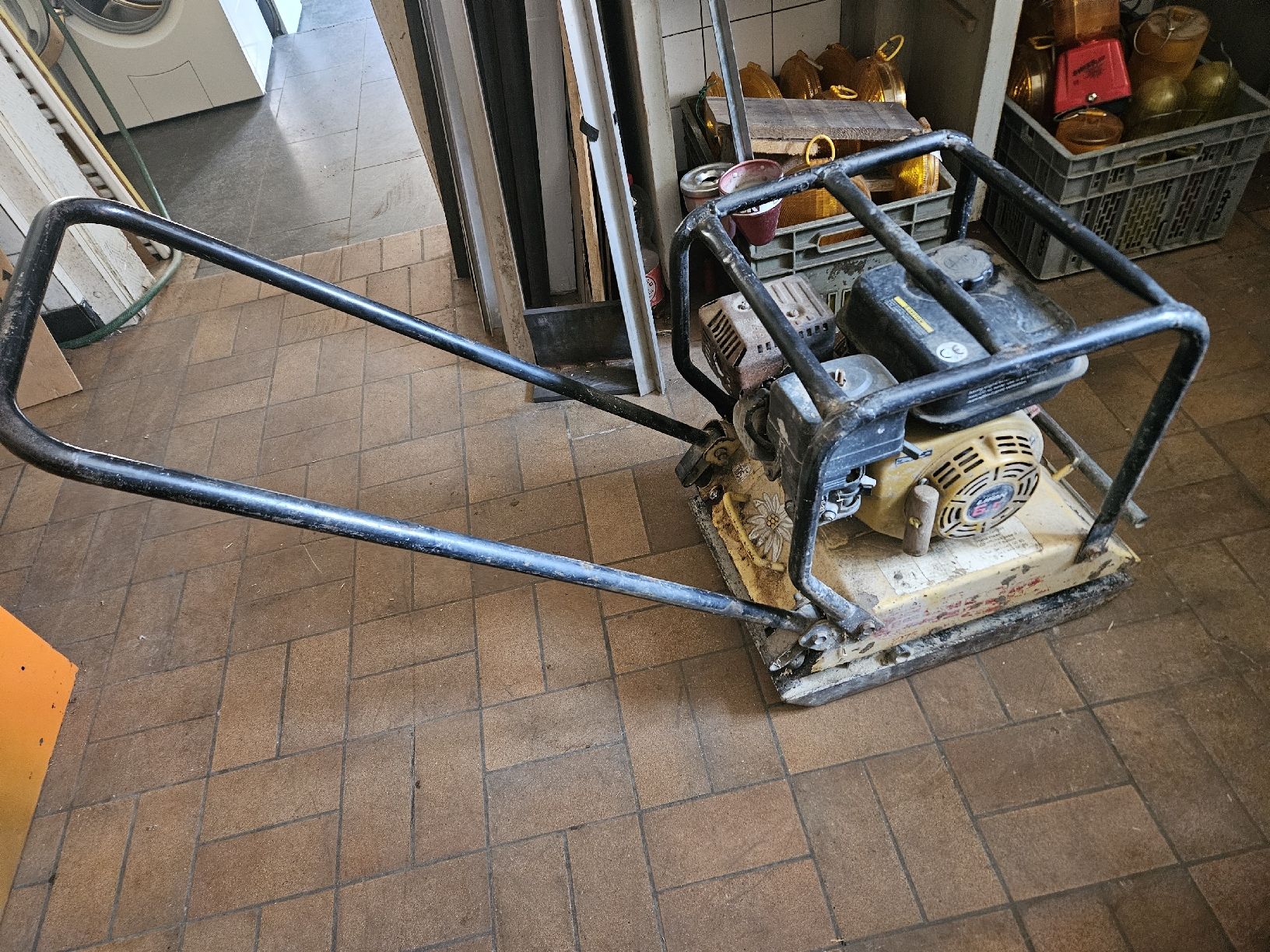Toutes les machines: Rüttelplatte LONCIN 6.5PS Gebraucht! – D'occasion à Oberburg par znas