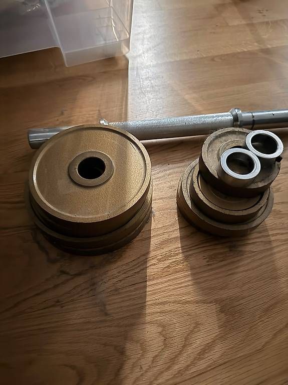Hanteln & Gewichte: Hantel mit diversen Gewichten – Gebraucht aus Stettfurt von Annili87