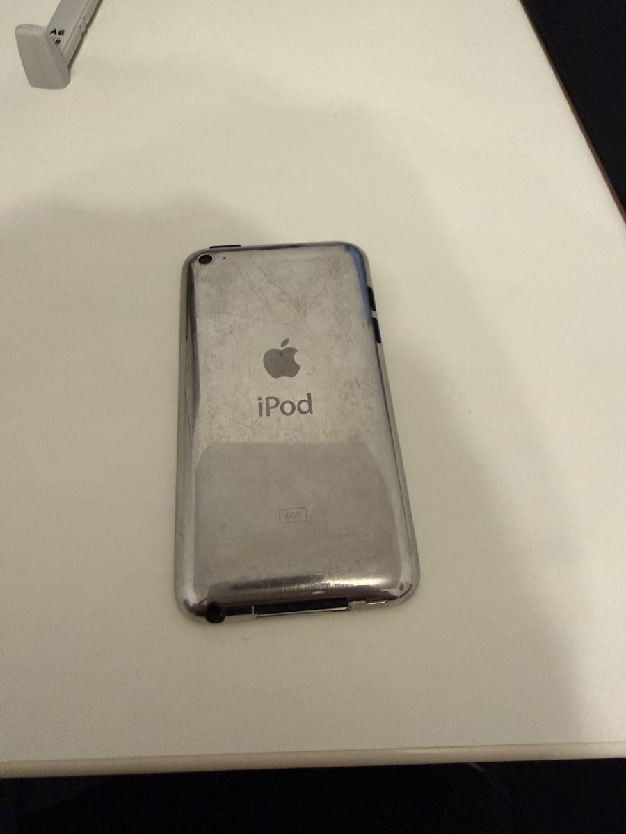 Apple Tragbarer Mediaplayer: iPod 8GB  – Defekt aus Claro von KarinS84 4