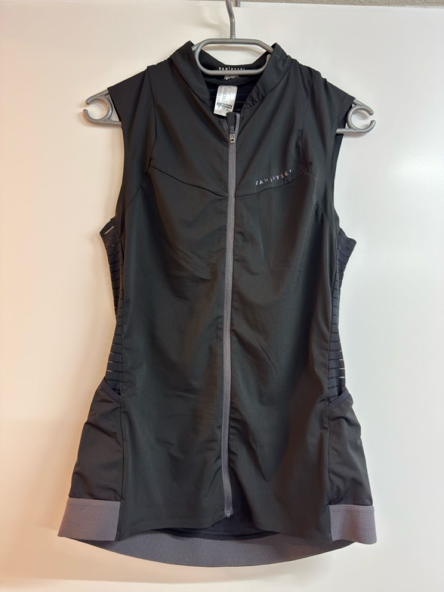 Decathlon Canottiere & Pantaloni: Radtrikot – Usato da Gamsen venduto da Le_De
