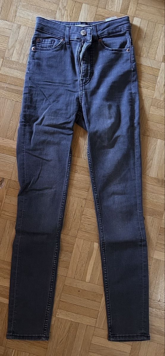 H&M Jeans: Dark Grey Skinny Jeans H&M – Usato da Glattbrugg venduto da Lara_G06