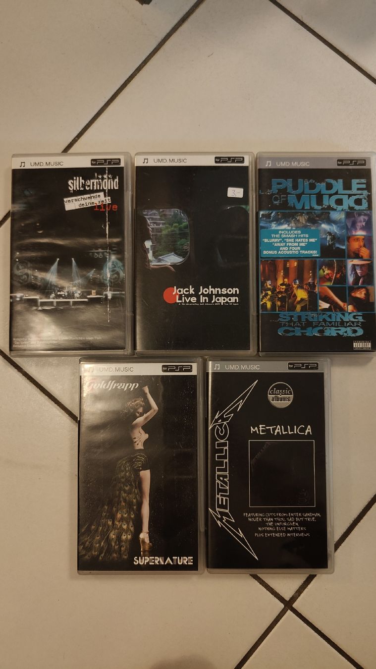 Tutti i DVDs: UMD Music Sammlung – Usato da Gasel venduto da Realrumblejack