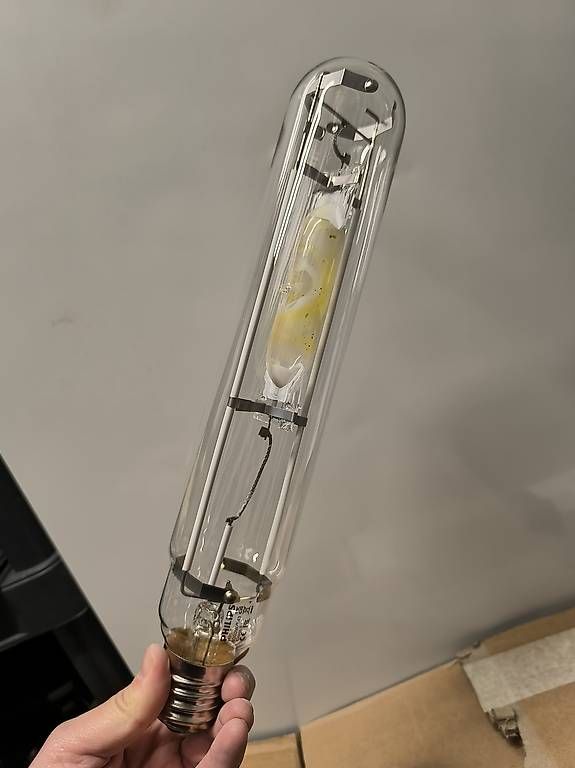 Philips Lampade: Glühbirne Philips HPI-T 1000W E40 – Usato da Kehrsatz venduto da Galopom 1