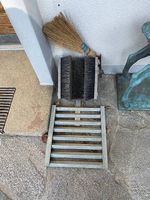 Schuhabstreifer / Stiefelreiniger mit Metallrost