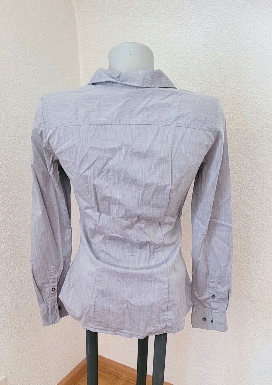 H&M Blusen: Business Bluse H&M Gr. 36 silbergrau – Gebraucht aus Füllinsdorf von Sunnebliemli7 1