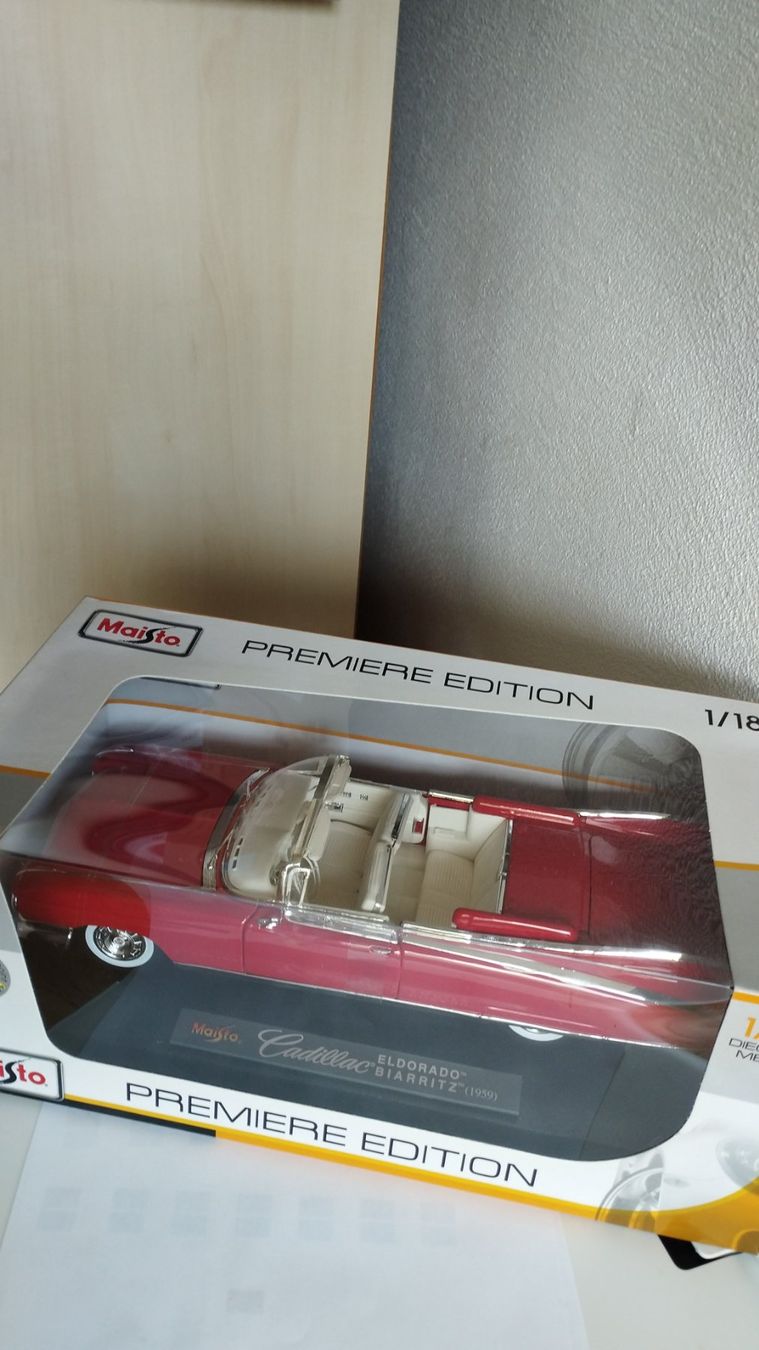 Cadillac Modellini d'auto: 1959 Cadillac Eldorado Biarritz convertible – Nuovo e nell'imballaggio originale da Chur venduto da oriori 2
