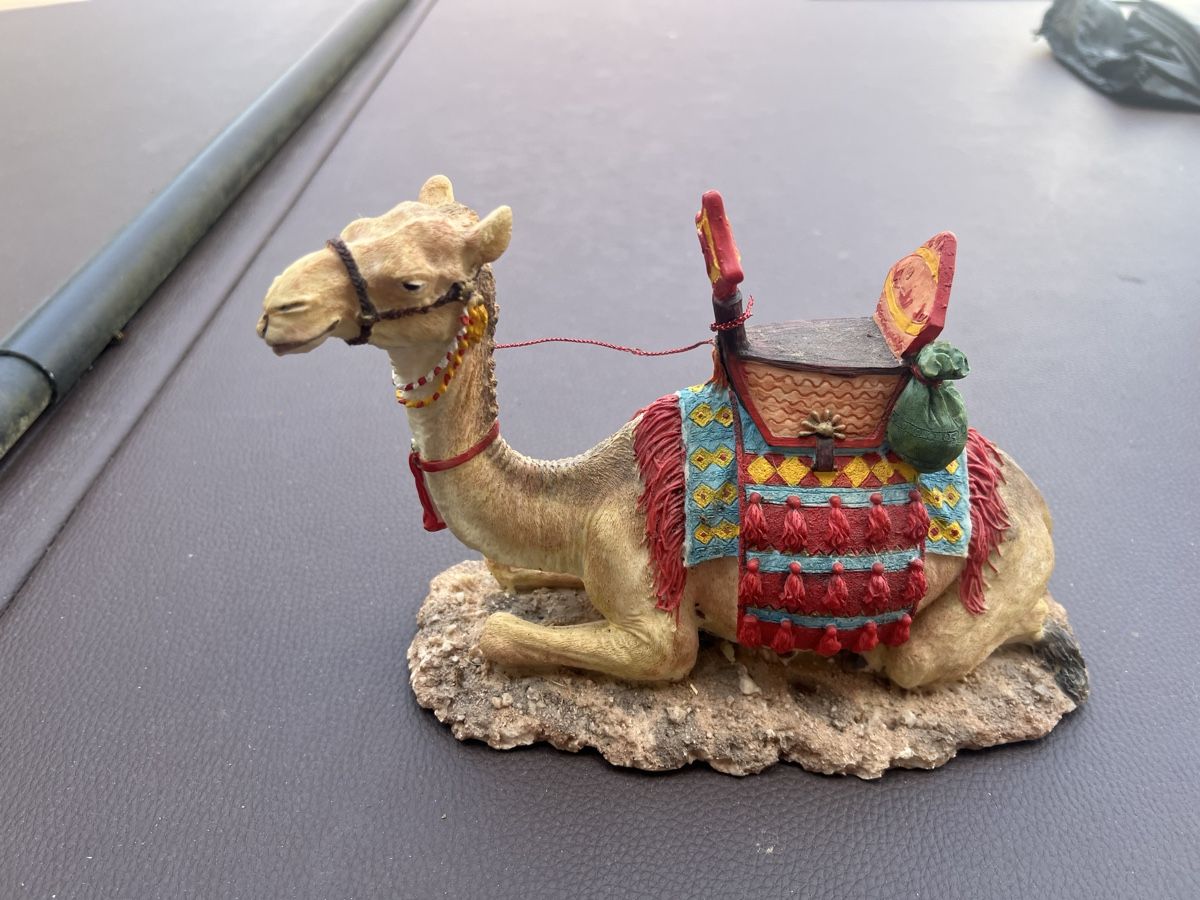 Tutte le decorazioni: Dekofigur Kamel liegend mit Sattel Dekoration 18cm – Usato da Zauggenried venduto da Mr-Jackman 1