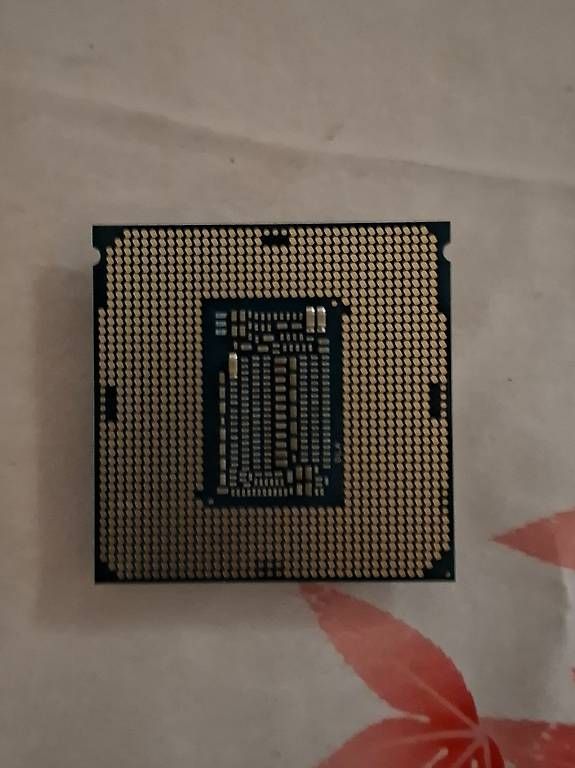 PCs: Intel Core i7-9700F Gebraucht OEM – D'occasion à Oberbuchsiten par Aki1003 1